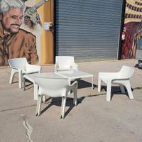 4 poltrone e 2 tavolini  Artemide anni 70