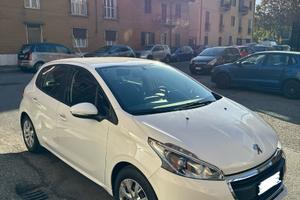 Peugeot 208 1.2 PureTech 82cv 2016