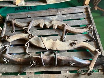 Antichi Gioghi (Doghe) per Buoi in Legno Intagliat