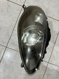 Faro anteriore sinistro fiat punto 1.3 anno 2014