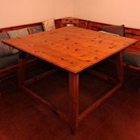 Cassapanca ad angolo con tavolo