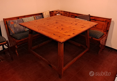 Cassapanca ad angolo con tavolo