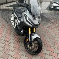 Xadv 750