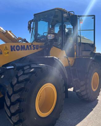 Pala gommata Komatsu wa 270-8 nuova