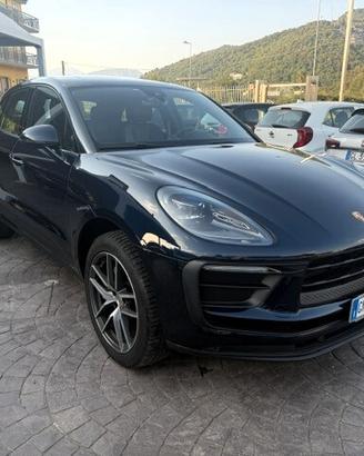 PORSCHE Macan 2.0