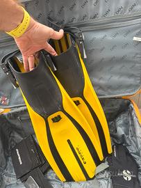 Pinne Mares Avanti X3 + calzari sub