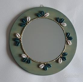 Specchio da parete, decorato a mano con conchiglie