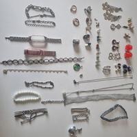 gioielli di varie tipologie in blocco 