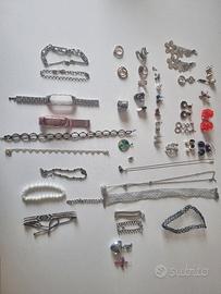 gioielli di varie tipologie in blocco 