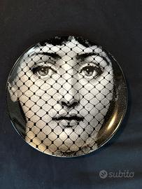 Piatto in ceramica ispirato