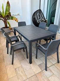 Tavolo e sedie in rattan - Elegante e Resistente