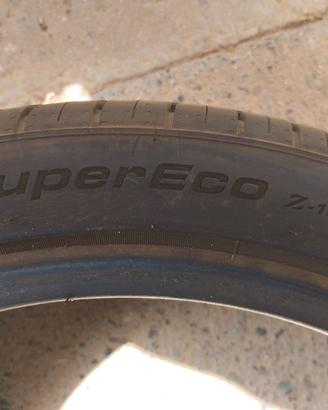 Gomme auto
