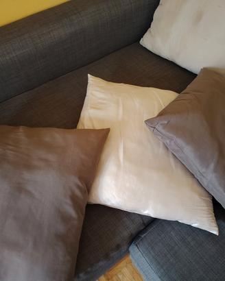 cuscini arredo grigio scuro e chiaro