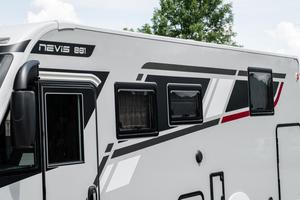MCLOUIS NEVIS 881