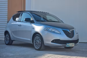 Lancia Ypsilon 1.2 benzina 70cv Tetto panoramico