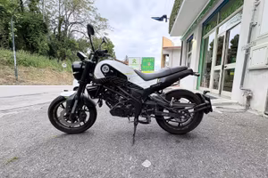 Benelli Leoncino 125
