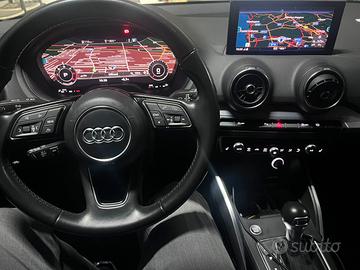 Audi Q2 cockpit - automatica