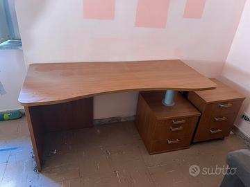 Scrivania da ufficio curva in legno e 2cassettiere