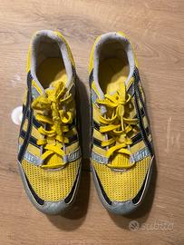 Scarpe chiodate Asics
