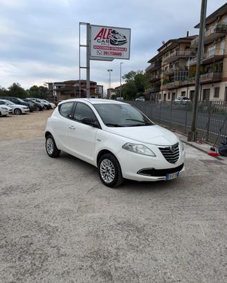 Lancia Ypsilon 0.9 TwinAir 85 CV 5 porte Metano Ec