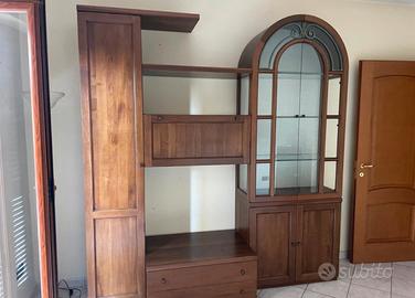 Parete attrezzata e portabottiglie