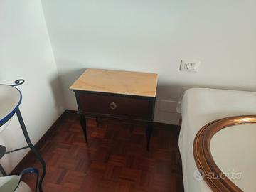 Set, specchio, comò e comodini vintage 