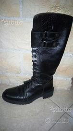 Stivaletti modello anfibio, taglia 38