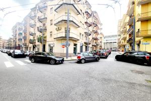 Locale commerciale in Via Guarini