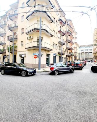 Locale commerciale in Via Guarini