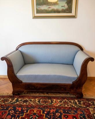 Divanetto ‘800 in noce e rivestimento azzurro