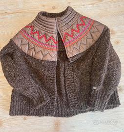 Cardigan da donna di lana marrone con ricami