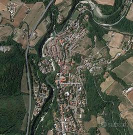 Palazzo / Stabile di 634 m² con 3 locali a Mercato
