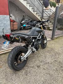 Aprilia Dorsoduro 750