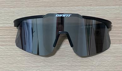 Giant occhiali sportivi grigio specchiato