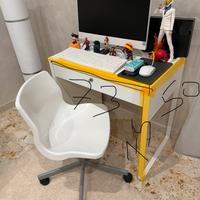 Mobiletto per computer + Sedia