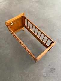 Culla per bambole in legno