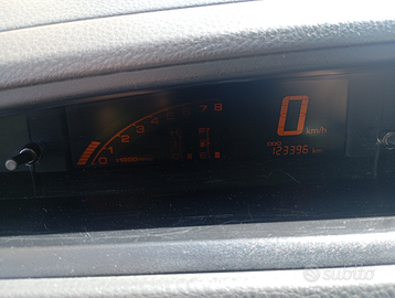 AUTO SUZUKI LIANA 4x4