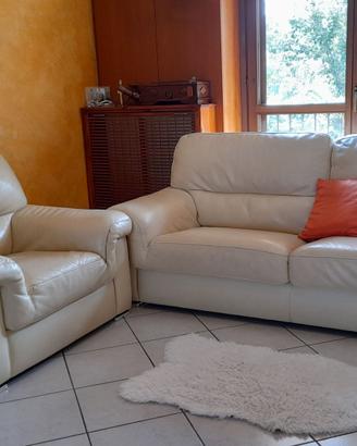 POLTRONA E DIVANO IN PELLE