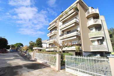 5 LOCALI A ROSETO DEGLI ABRUZZI