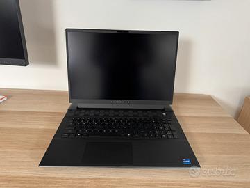 Alienware m18 R1