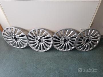 Borchie Fiat 500e nuove