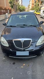 Lancia Ypsilon (CAMBIO ROTTO)