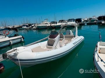 gommone mik boats 700 con suzuki 200 cv