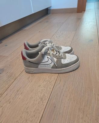 Nike Air Force 1 '07 LV8 Edizione Limitata