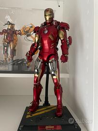 Hot toys iron man mark 7 die cast