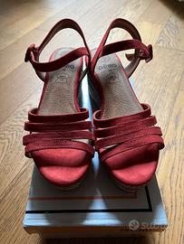 Sandali scamosciati con zeppa