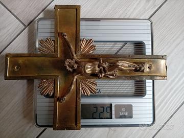 Antico Crocifisso in bronzo dorato epoca 900