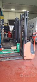 Stoccatore elettrico marca Linde portata 1000kg