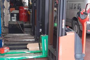 Stoccatore elettrico marca Linde portata 1000kg