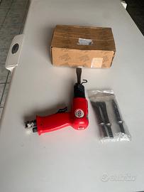 Scarpellatore ad aria compressa.